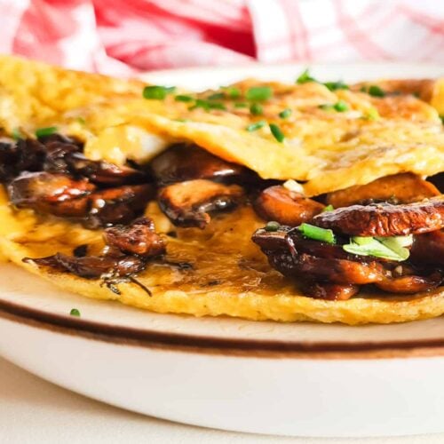 A picture of a stuffed omelette.